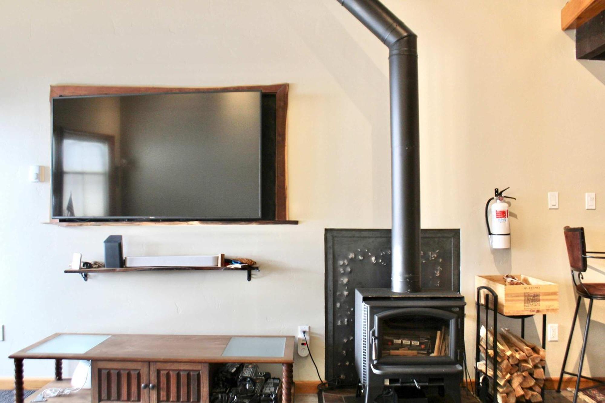 Modern Cabin-style Loft In On Shuttle Route Apartment *