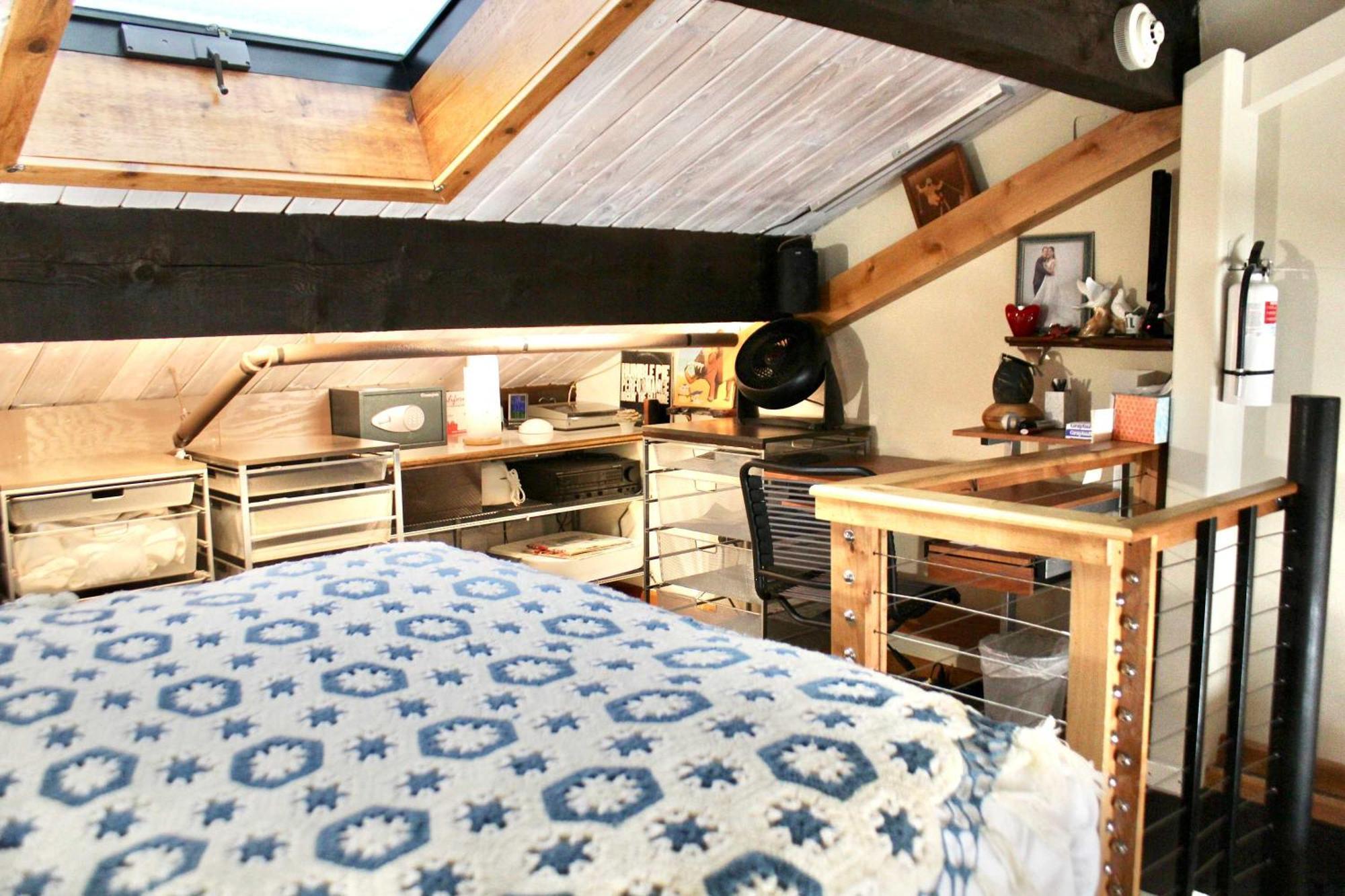 Modern Cabin-style Loft In On Shuttle Route