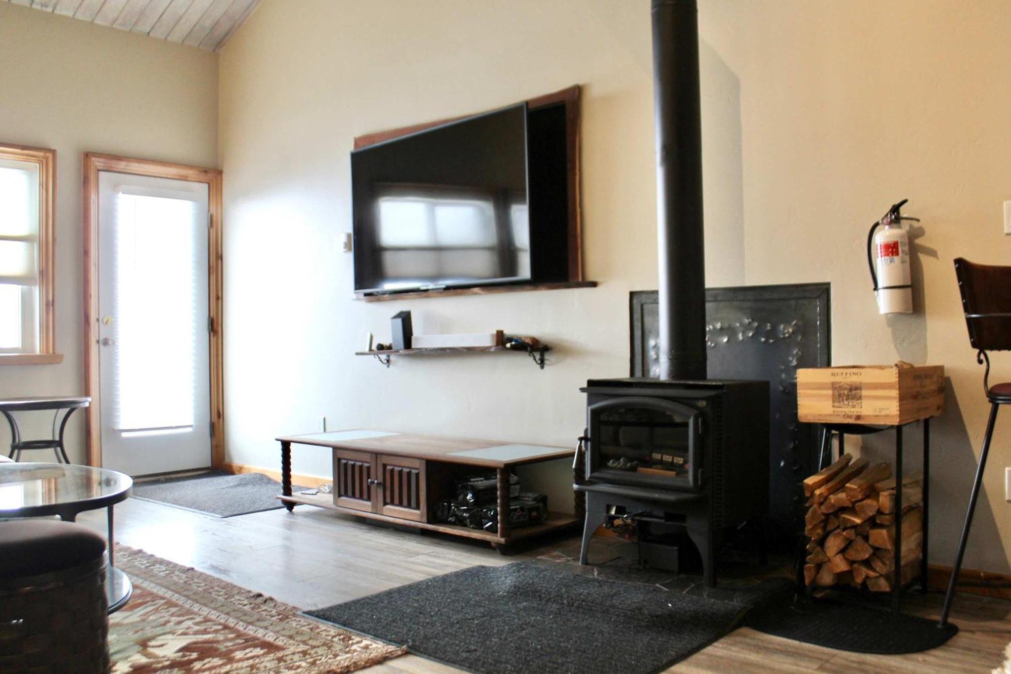 Apartment Modern Cabin-style Loft In On Shuttle Route