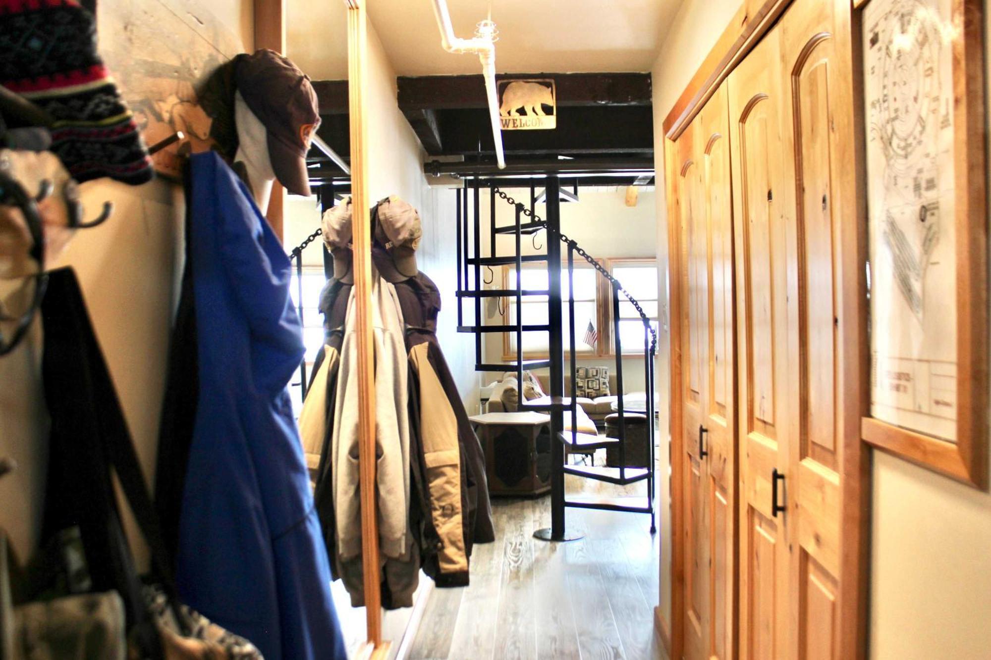 Modern Cabin-style Loft In On Shuttle Route