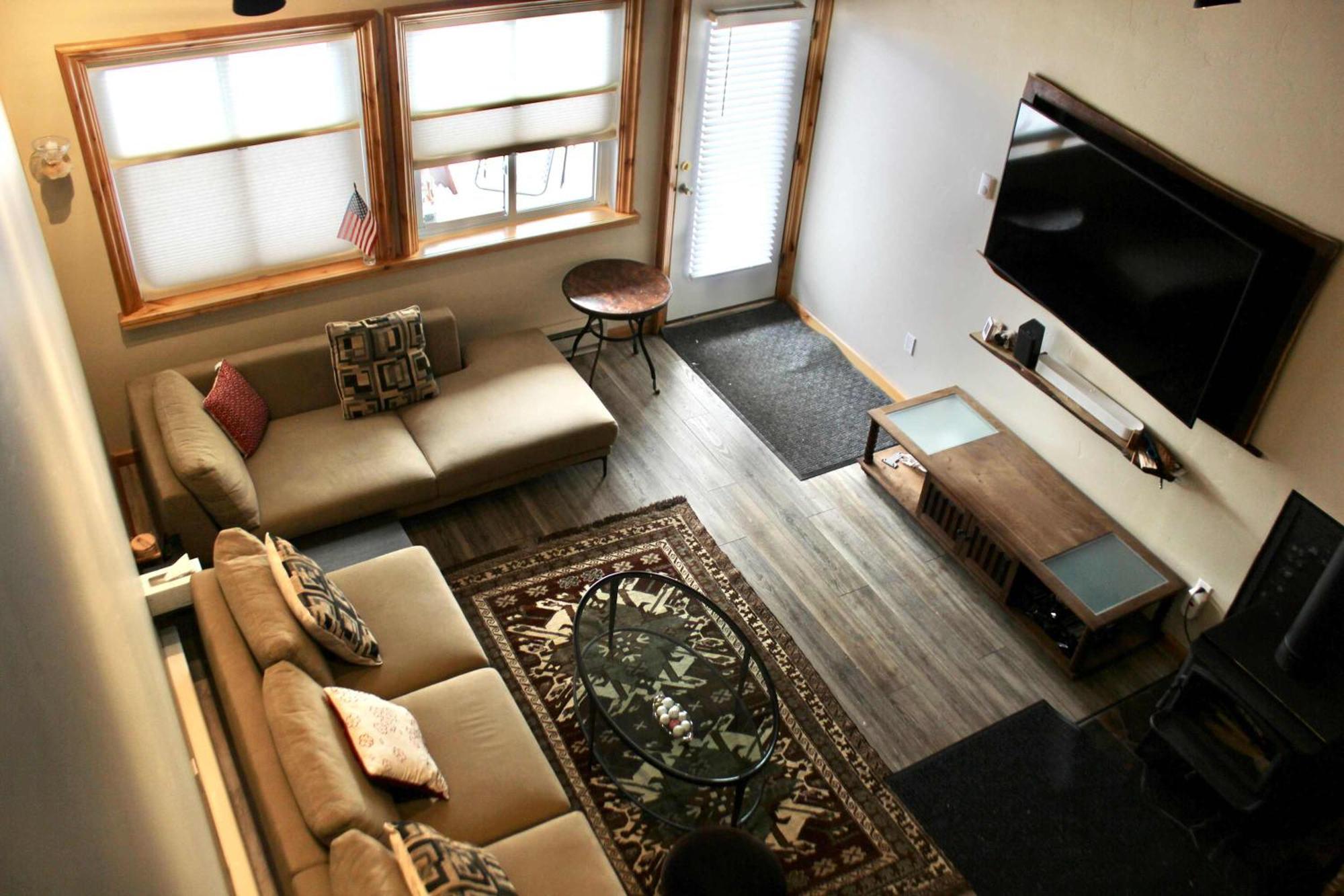 Apartment Modern Cabin-style Loft In On Shuttle Route