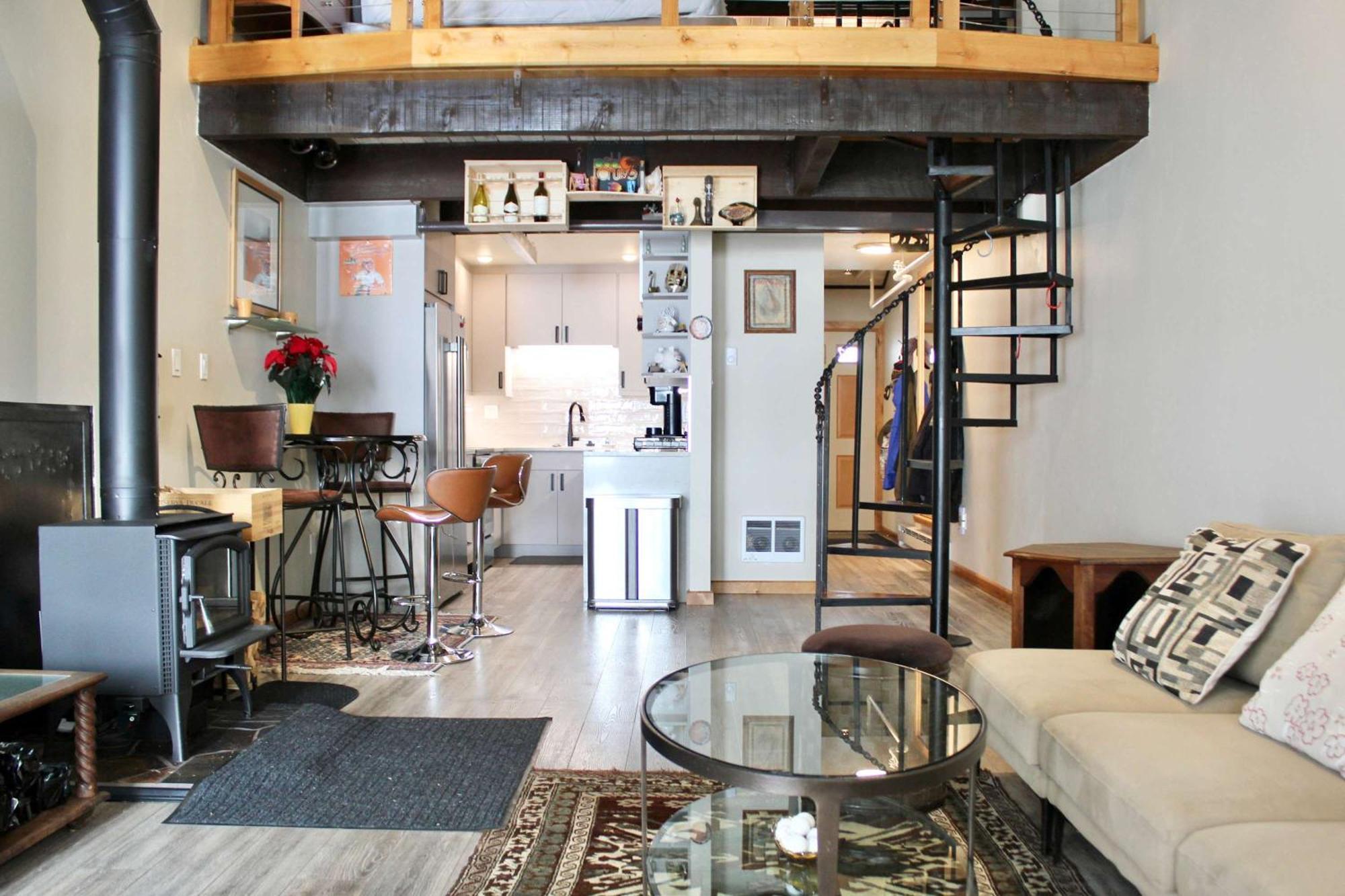 Appartement Modern Cabin-style Loft In On Shuttle Route